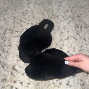Black Faux Fur fuzzy Slippers/Slides with criss cross design and open toed